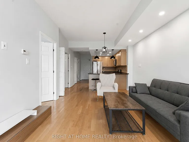 134 York St #1009 — Photo 8