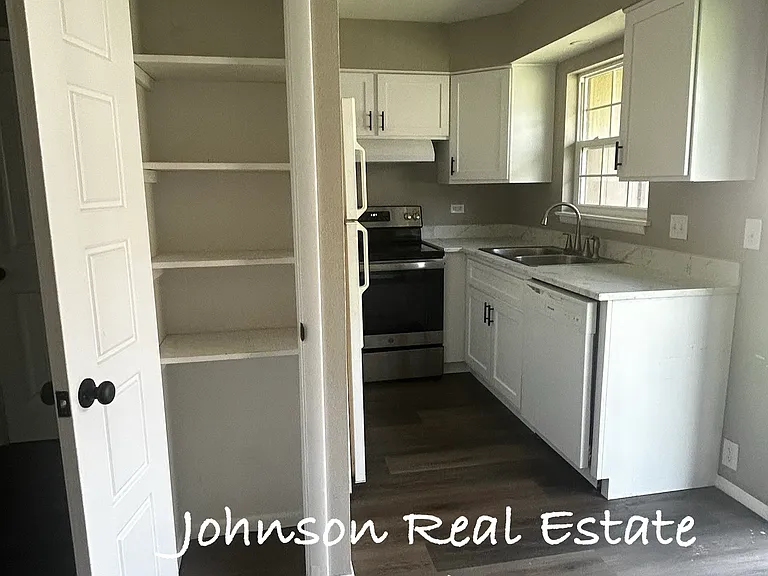 4715 SE Adams Blvd #909D — Photo 4