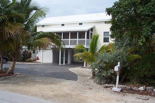 1st image of 978 Gulf Dr