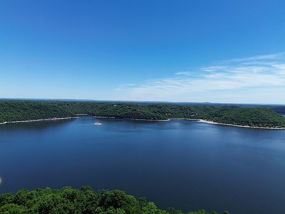 5th image of 705 Harbor Pointe Dr #95