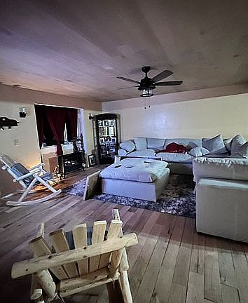 4th image of 23 Garnet Dr