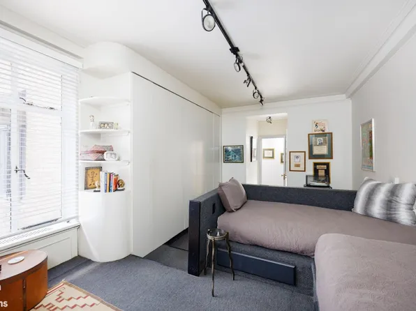 211 Central Park West image 9 of 12