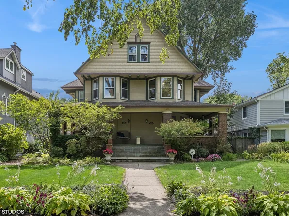 1135 Elmwood Ave, Wilmette, IL 60091