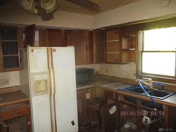 5th image of 299 S Butter St