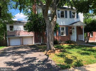 5953 10th St N, Arlington, VA 22205