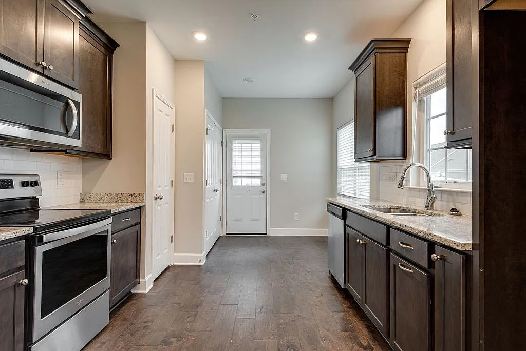Building Photo - 269 Mary Ann Cir