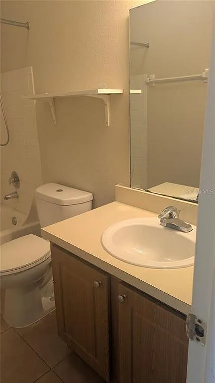 2 bed, 1.5 bath, 1214 sqft, $1,375 — Photo 2