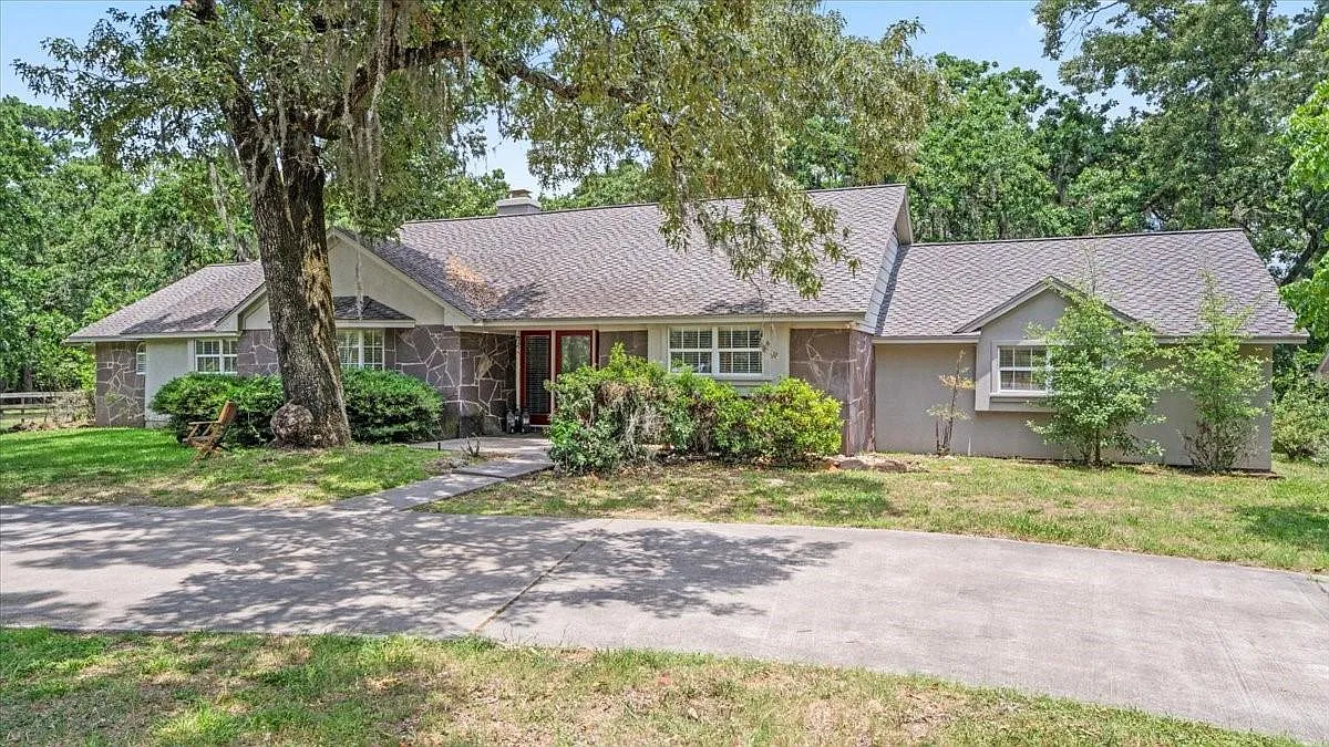 4 bed, 4.5 bath, 3330 sqft, $4,500 — Photo 1