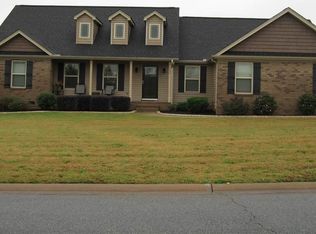 136 Deyoung Meadows Dr, Greer, SC 29651
