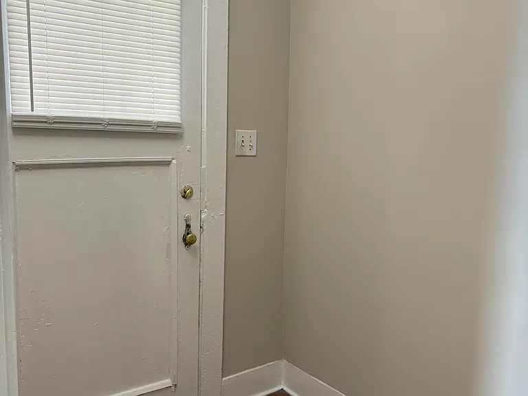 961 Lena St NW #A — Photo 3