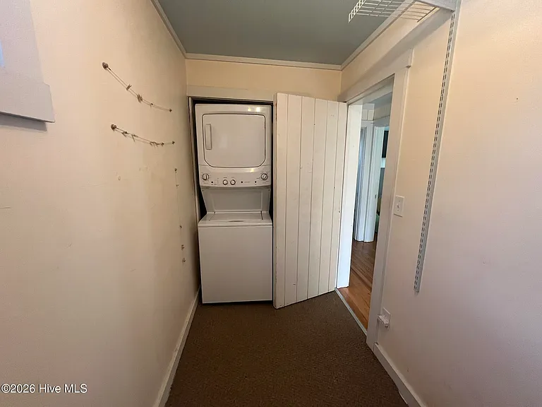 837 Main St #B — Photo 12