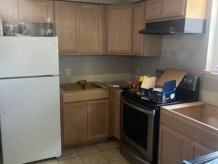 180 Maple Dr — Photo 3