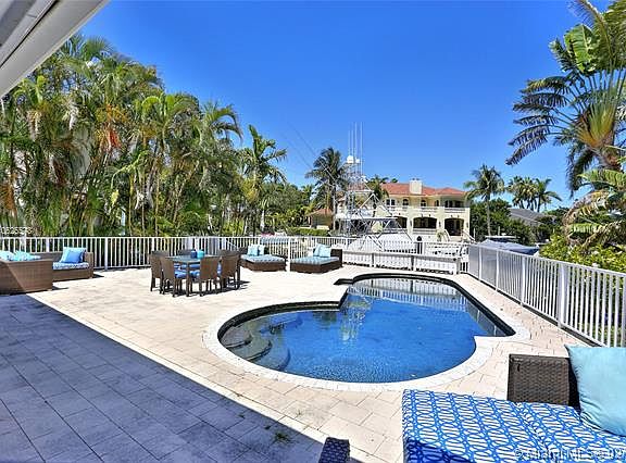 5th image of 705 Bella Vista Ave