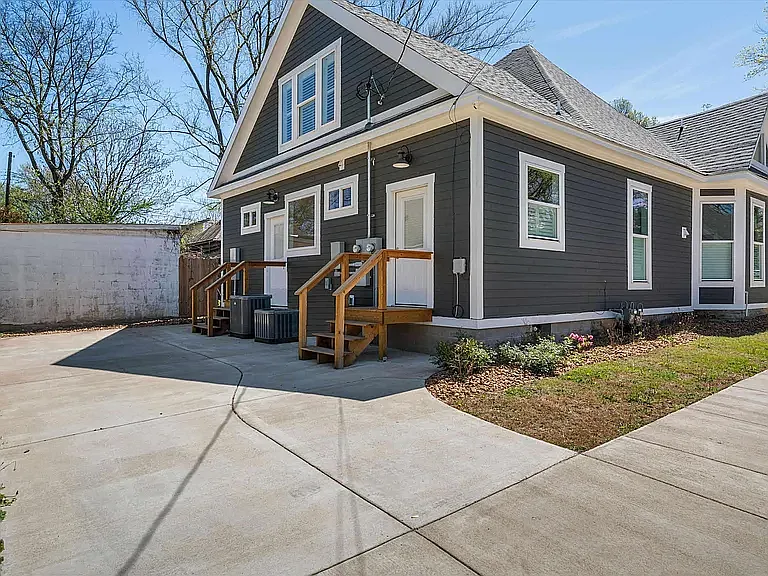 2228 Oliver Ave — Photo 10