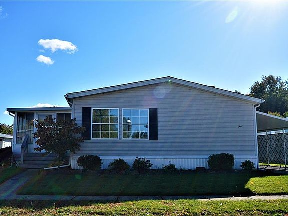 3rd image of 5 Jessica Ln #5