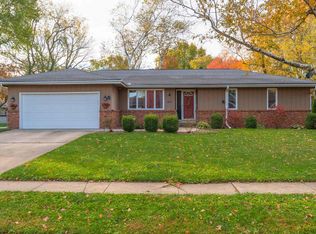 2617 Hall Ct, Bloomington, IL 61704