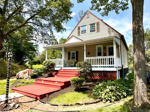 39 East Street, Niskayuna, NY 12309