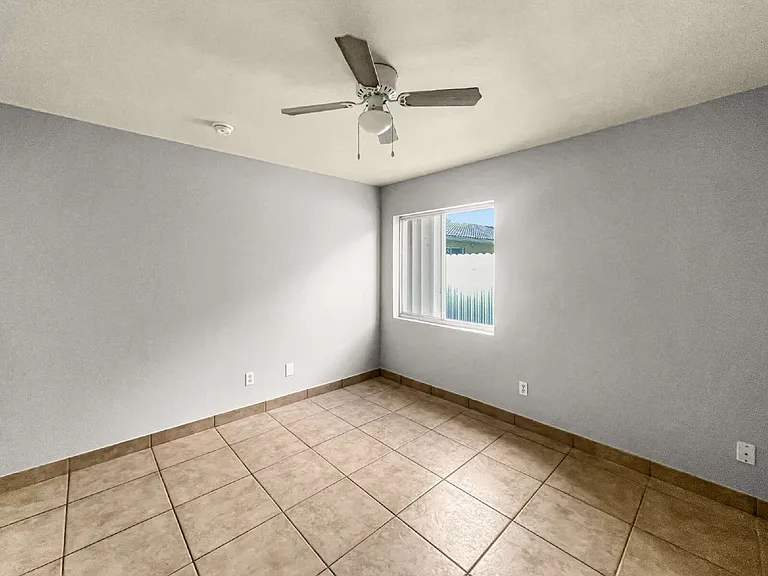 1321 SE 8th Ave #2 — Photo 10