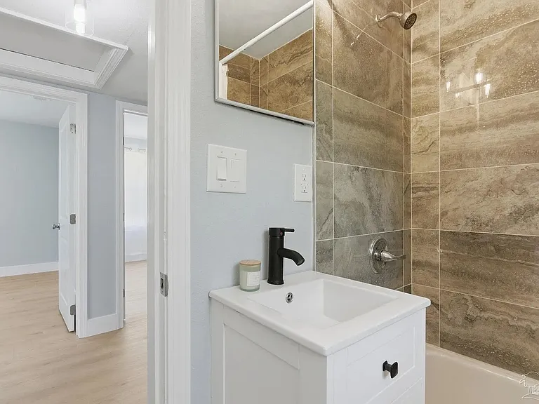 525 Pelham Rd — Photo 10