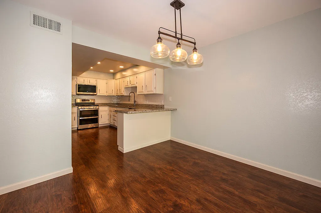 2 bed, 2.5 bath, 1785 sqft, $3,750 — Photo 4