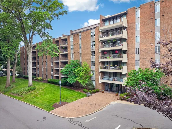 201 Grant St APT 212, Sewickley, PA 15143
