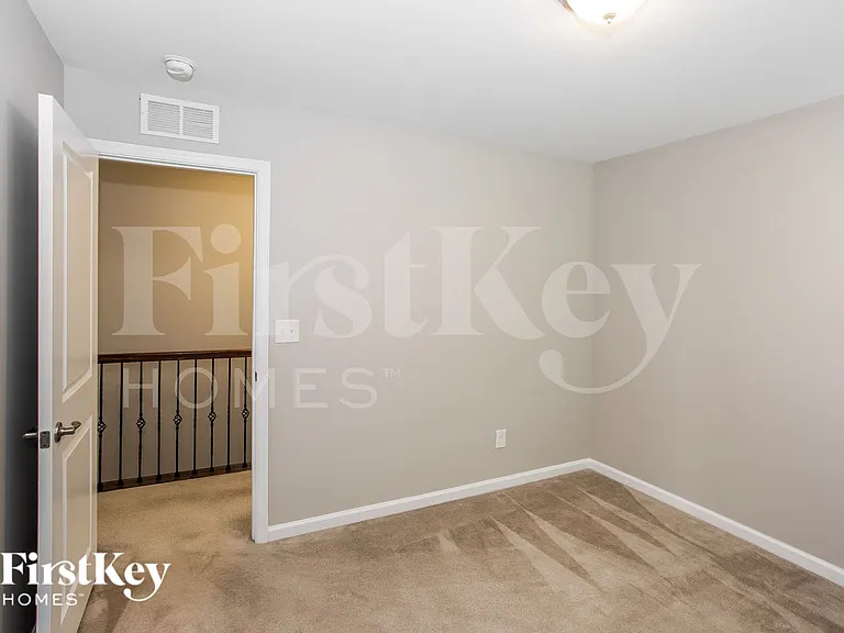 3232 Oulten St — Photo 12