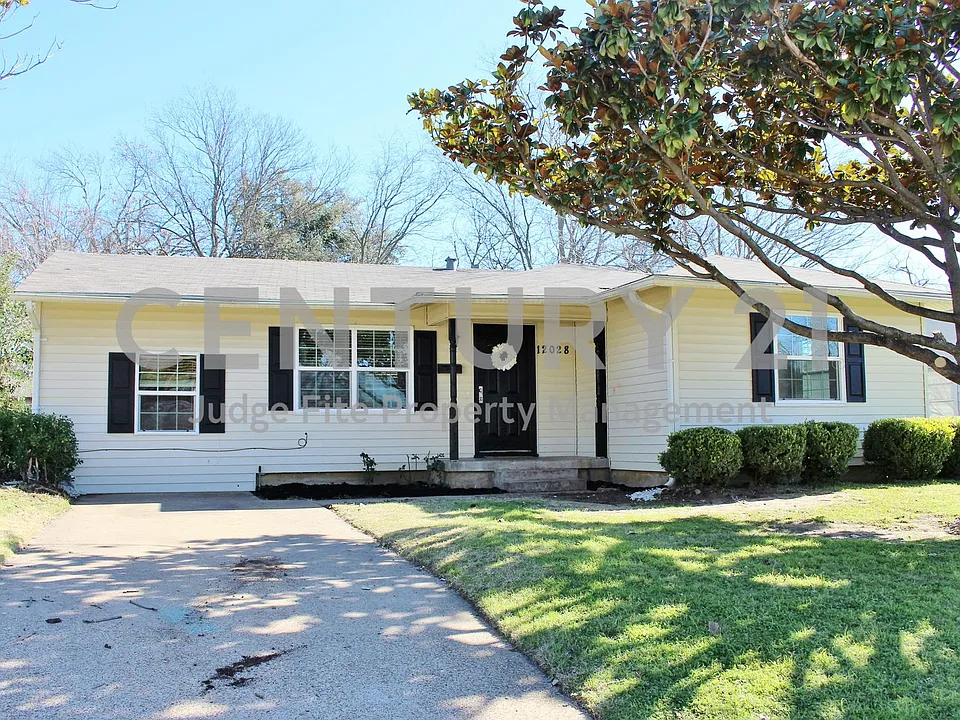 12028 Hoblitzelle Dr