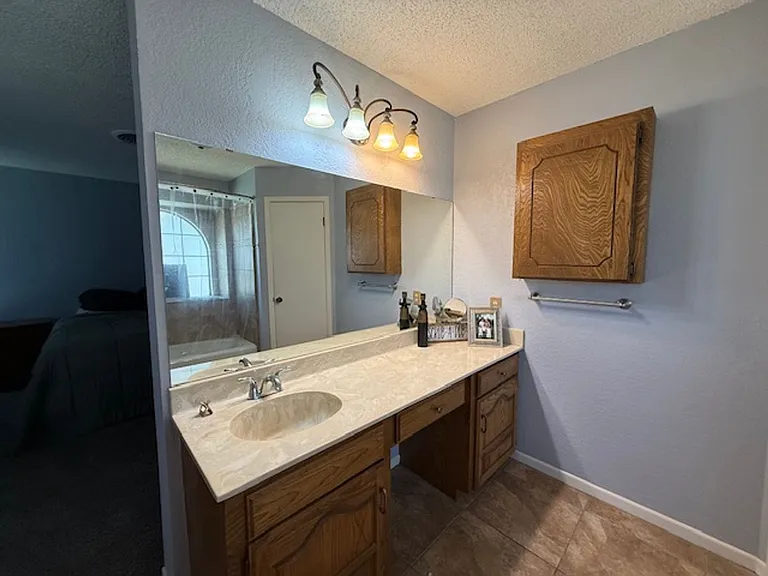 4717 Beall Blvd — Photo 12