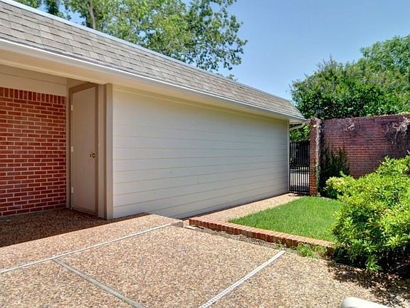 3rd image of 1208 Belle Pl