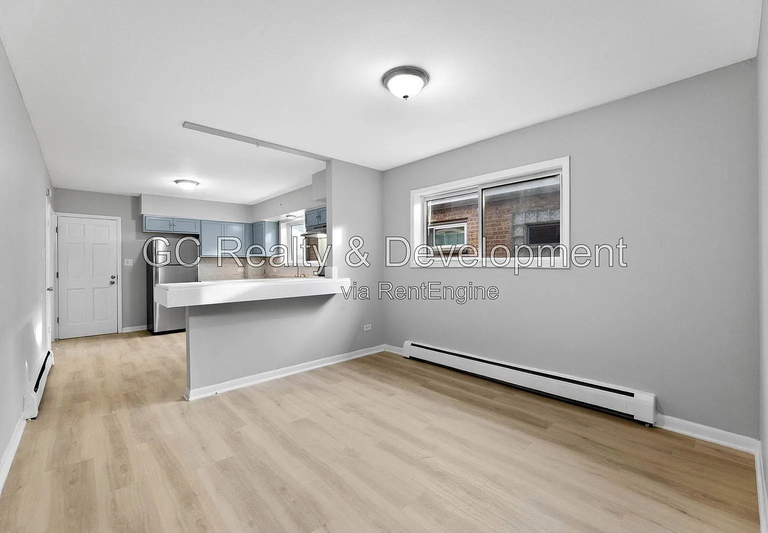 3 bed, 1.0 bath, 1055 sqft, $1,795 — Photo 4