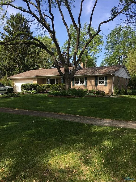 1061 Birch Dr photo 1