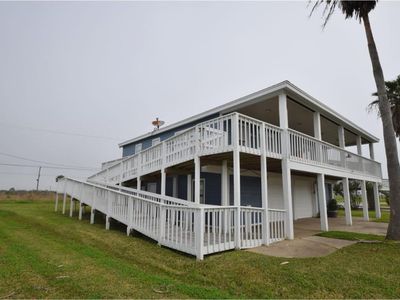 3195 Castle Dr, Crystal Beach, TX, 77650