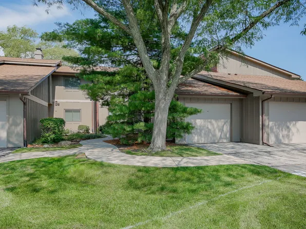 2S531 Emerald Green Dr Unit G, Warrenville, IL 60555