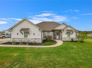 3332 Hunters Crossing Trl, Bryan, TX 77808