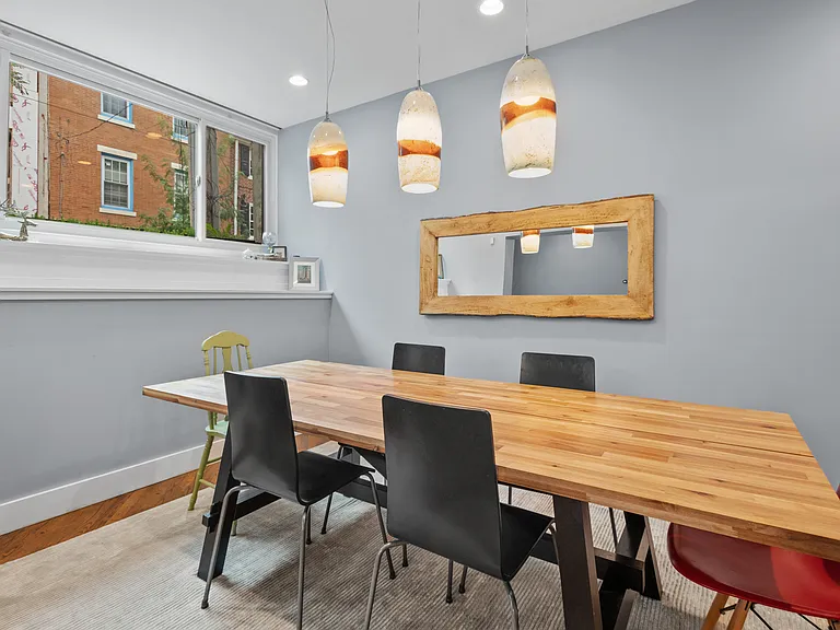 617 S American St — Photo 10