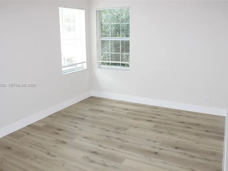 1820 Salerno Cir — Photo 30