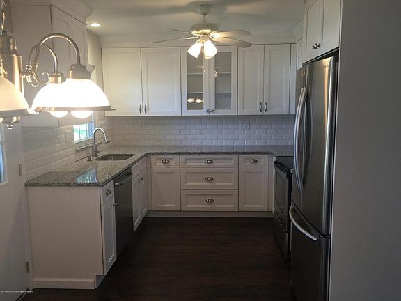 4th image of 956B Aberdeen Dr