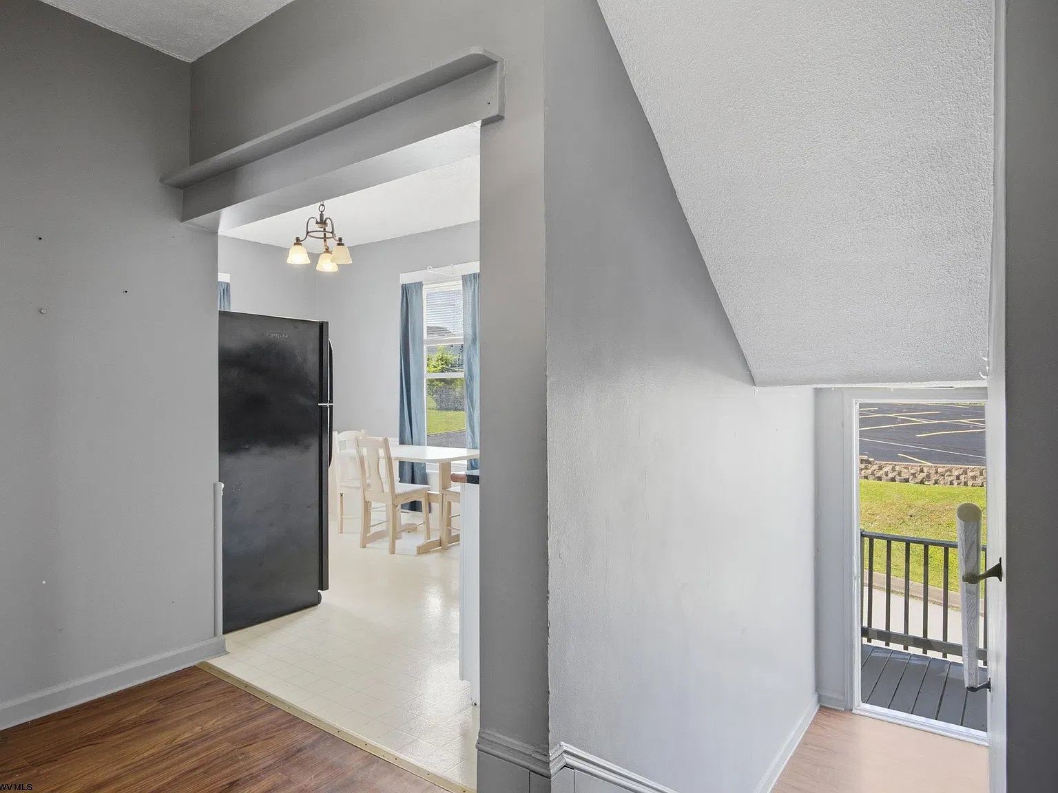 2 bed, 1.0 bath, $1,200 — Photo 2