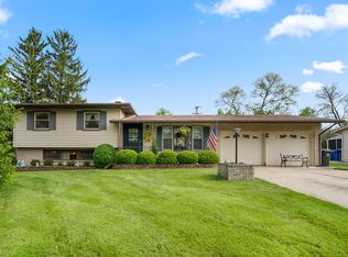 530 Williams Dr, South Elgin, IL 60177