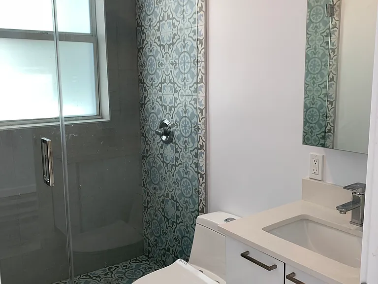 1818 SW 22nd Ave #2 — Photo 5