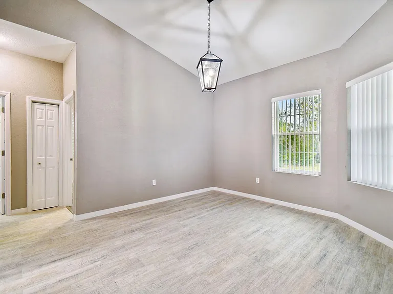 7398 Skylark Dr — Photo 28