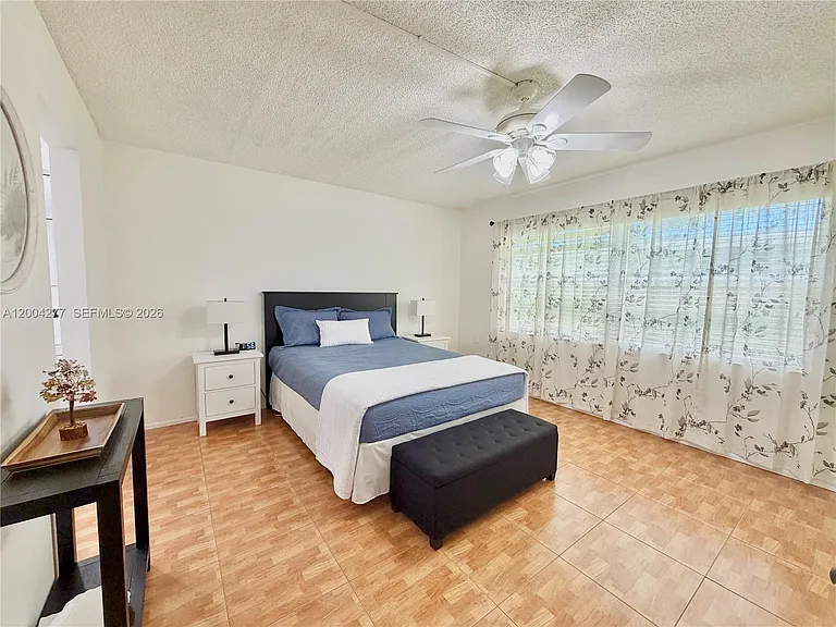 1203 Bahama Bnd #G1 — Photo 17