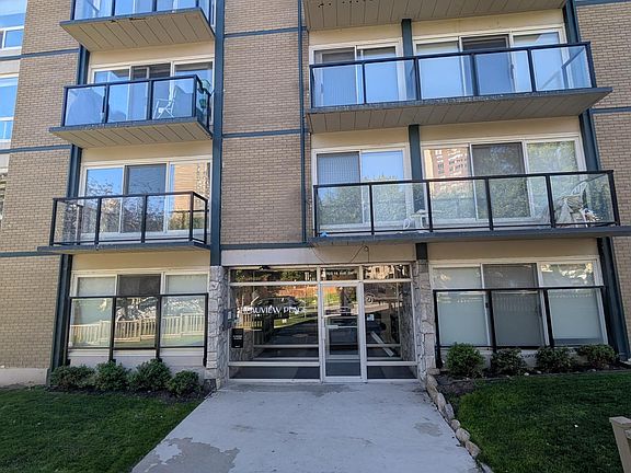 3rd image of 703 14th Ave SW #601