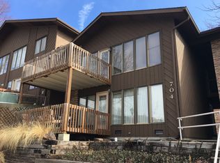 704 Shorewood Dr, Decatur, IL 62521