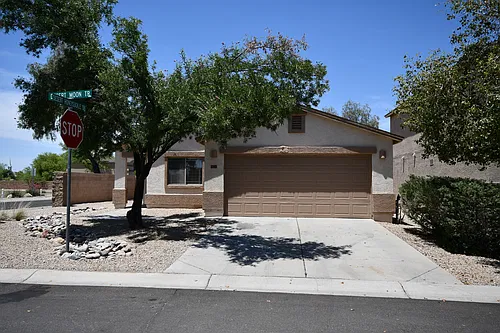 1702 E Desert Moon Trl Photo 1