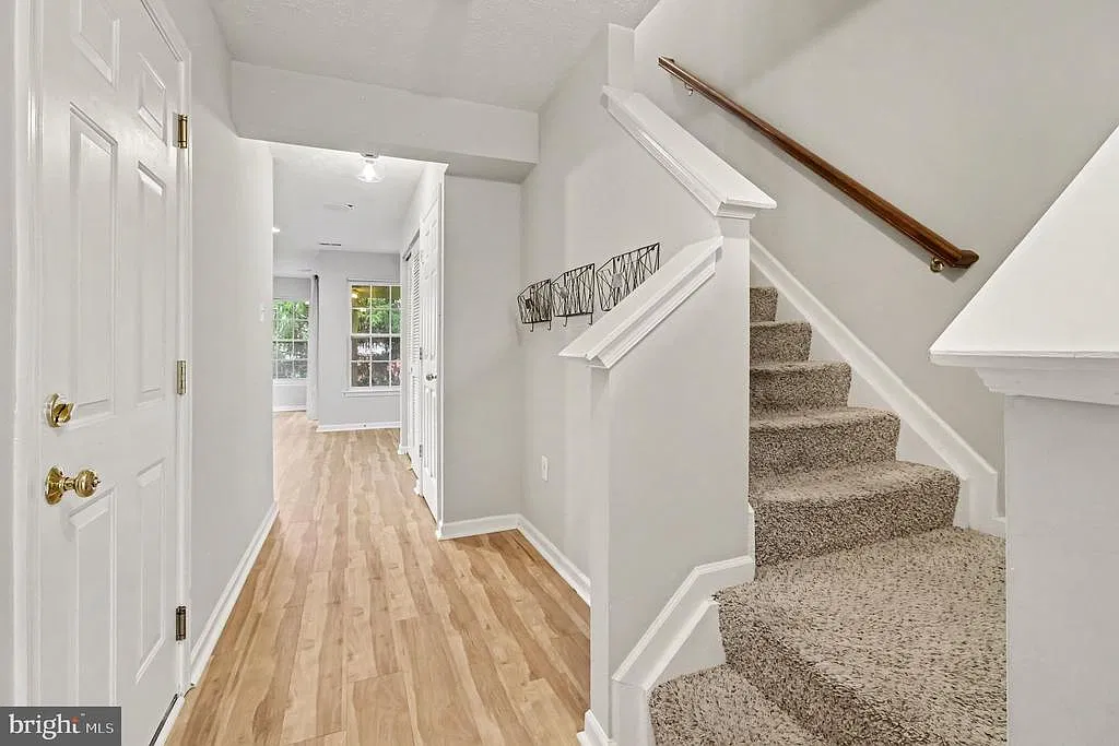 3 bed, 2.5 bath, 2056 sqft, $2,700 — Photo 4