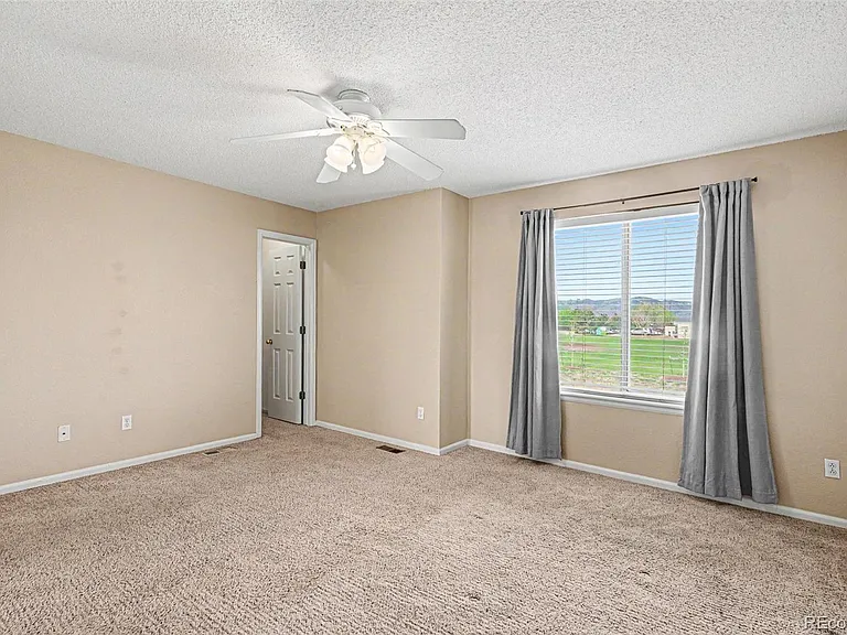 10411 Hyacinth St — Photo 18