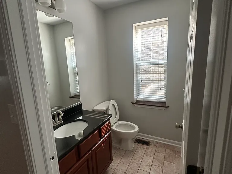2449 W Taylor St #2 — Photo 5