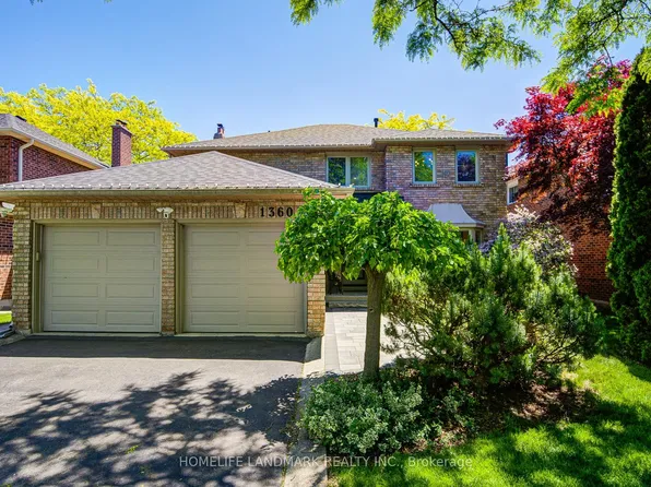 1360 Old English Ln, Oakville, ON L6M 2P8