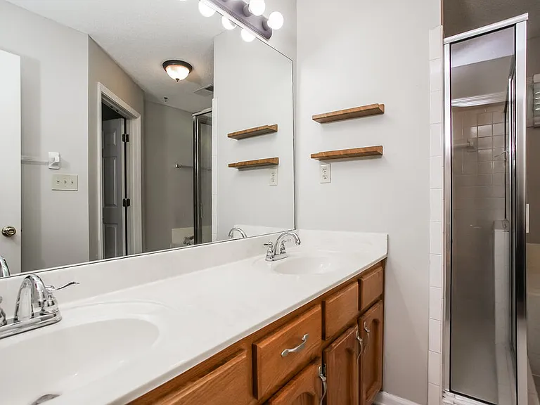 10824 Ridgefield Dr — Photo 10